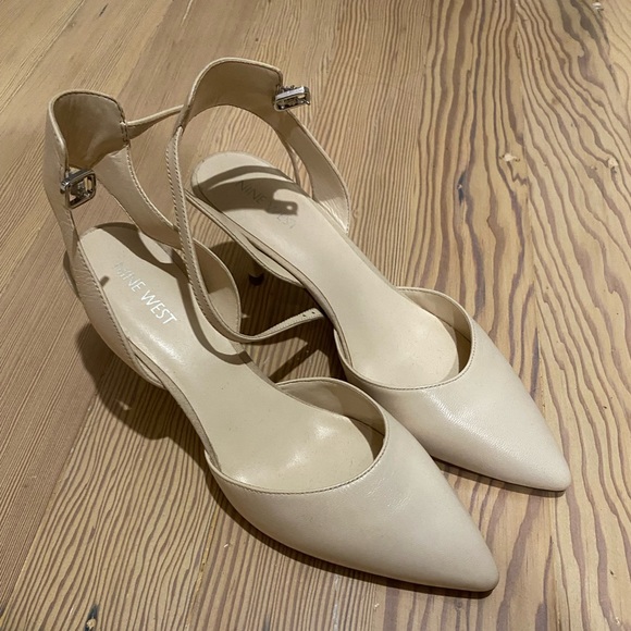 Nine West pumps - Picture 1 of 3